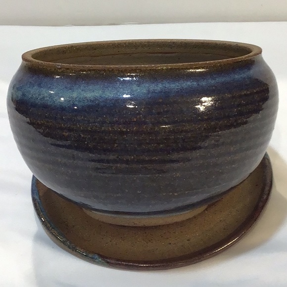 Stunning Blue drip stoneware bowl with lid excell… - Picture 14 of 16